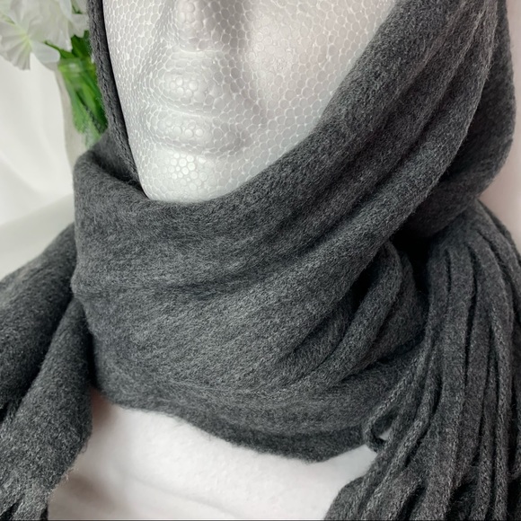 Lucky Brand Fringed Scarf Soft Brushed Gray NWT - Picture 5 of 10